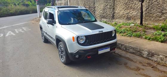 JEEP RENEGADE 2.0 16V TURBO DIESEL TRAILHAWK 4P 4X4 AUTOMÁTICO JEEP RENEGADE 2.0 16V TURBO DIESEL TRAILHAWK 4P 4X4 AUTOMÁTICO
